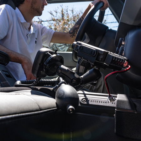 RAM® Tough-Wedge™ Pachet de montare temporară radio + microfon pe vehicul