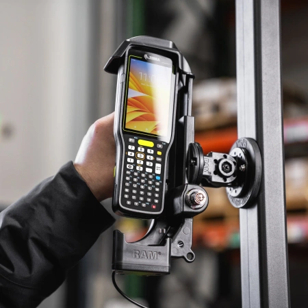 RAM® Locking Powered Dock pentru Zebra MC3300 & MC3400